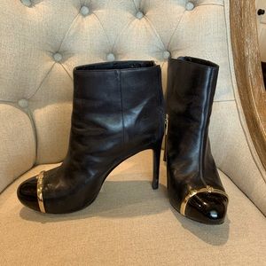 Womens size 7m Tory Burch black booties